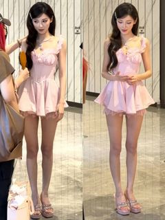 Yuxi Zhang feet photo 13