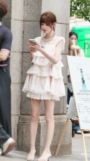 Yuxi Zhang feet photo 13