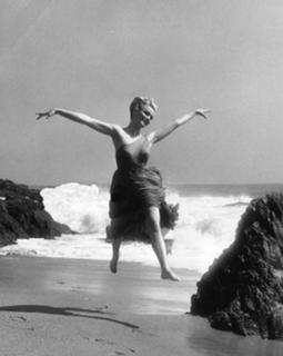 Yvette Mimieux feet photo thumbnail