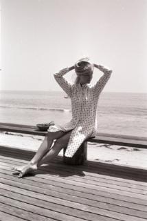 Yvette Mimieux feet photo thumbnail