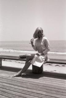 Yvette Mimieux feet photo thumbnail