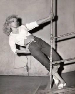 Yvette Mimieux feet photo thumbnail