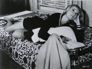 Yvette Mimieux feet photo thumbnail