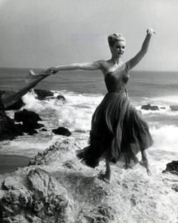 Yvette Mimieux feet photo thumbnail