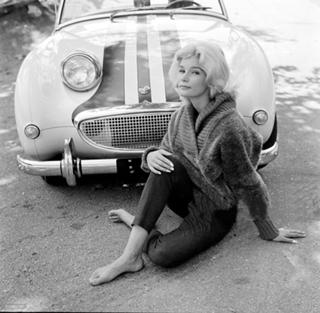 Yvette Mimieux feet photo thumbnail