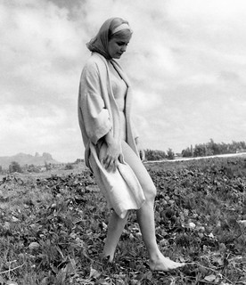 Yvette Mimieux feet photo thumbnail