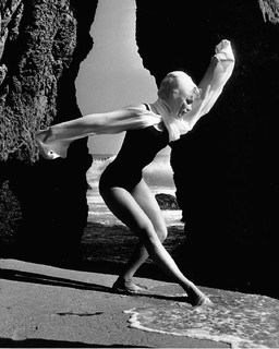 Yvette Mimieux feet photo thumbnail