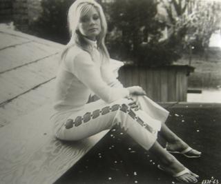 Yvette Mimieux feet photo thumbnail