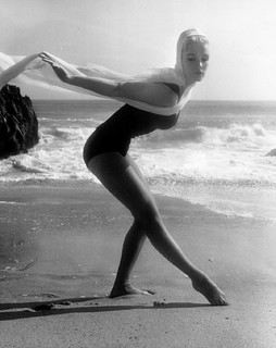 Yvette Mimieux feet photo thumbnail