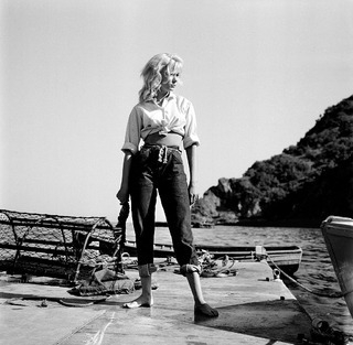 Yvette Mimieux feet photo thumbnail