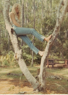 Yvette Mimieux feet photo thumbnail