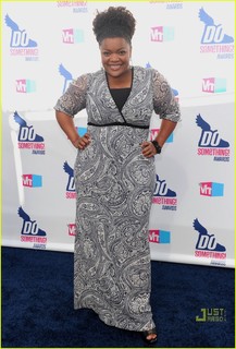 Yvette Nicole Brown feet photo 4