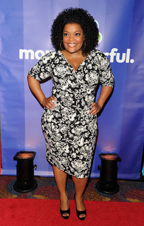 Yvette Nicole Brown feet photo 18