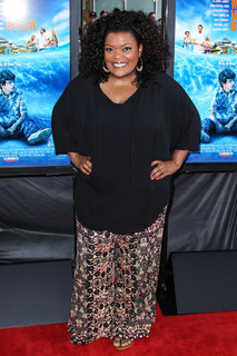 Yvette Nicole Brown feet photo 16
