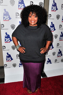 Yvette Nicole Brown feet photo 11