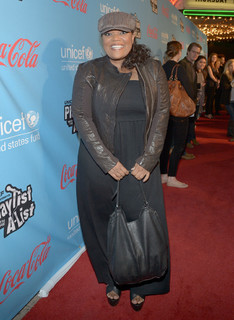 Yvette Nicole Brown feet photo 10