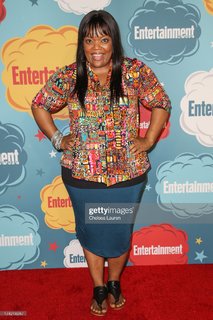 Yvette Nicole Brown feet photo 5