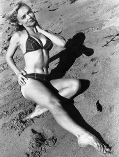Yvette Vickers feet photo 7