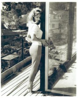 Yvette Vickers feet photo 4