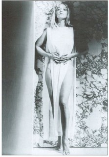 Yvette Vickers feet photo 9