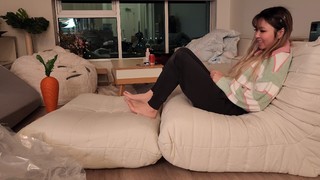 Yvonne 'Yvonnie' Ng feet photo 6