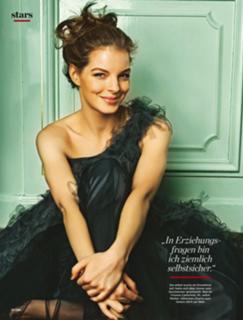 Yvonne Catterfeld feet photo thumbnail