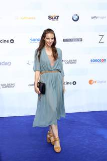 Yvonne Catterfeld feet photo thumbnail