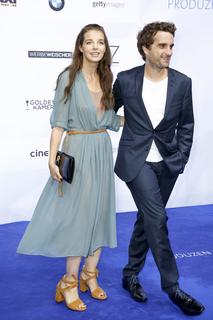 Yvonne Catterfeld feet photo thumbnail