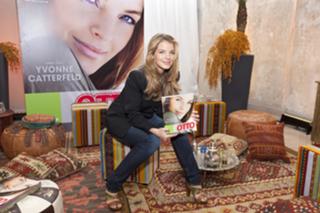 Yvonne Catterfeld feet photo thumbnail