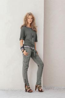 Yvonne Catterfeld feet photo thumbnail