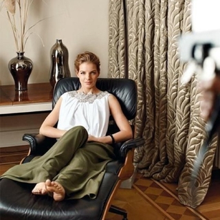 Yvonne Catterfeld feet photo thumbnail