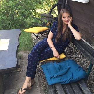 Yvonne Catterfeld feet photo thumbnail