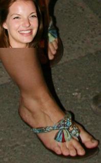 Yvonne Catterfeld feet photo thumbnail