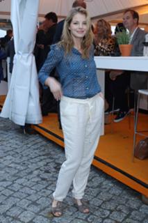Yvonne Catterfeld feet photo thumbnail