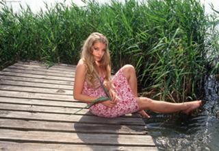 Yvonne Catterfeld feet photo thumbnail