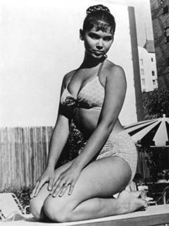 Yvonne Craig feet photo thumbnail