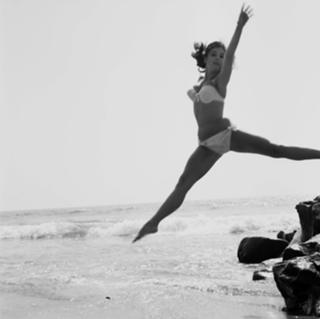 Yvonne Craig feet photo thumbnail