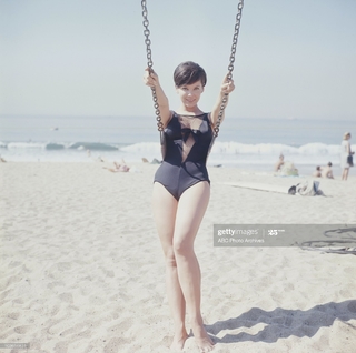 Yvonne Craig feet photo thumbnail