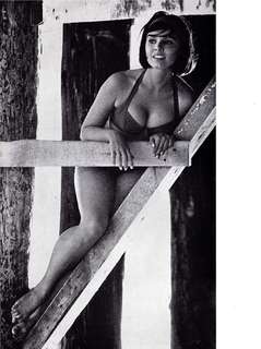 Yvonne Craig feet photo thumbnail