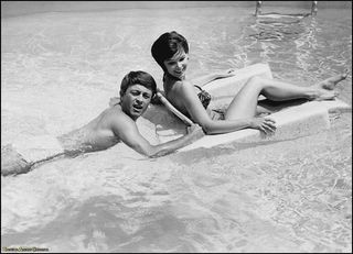 Yvonne Craig feet photo thumbnail