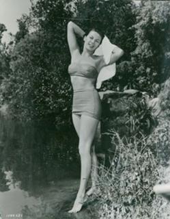 Yvonne De Carlo feet photo thumbnail