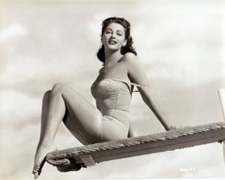 Yvonne De Carlo feet photo thumbnail