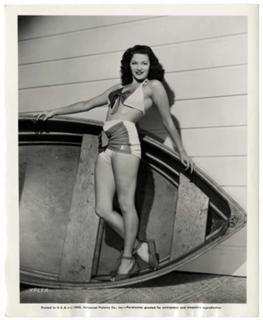 Yvonne De Carlo feet photo thumbnail
