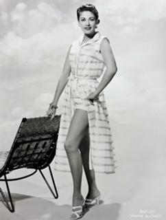 Yvonne De Carlo feet photo thumbnail