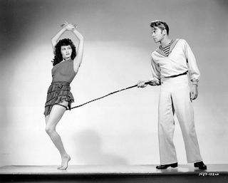 Yvonne De Carlo feet photo thumbnail