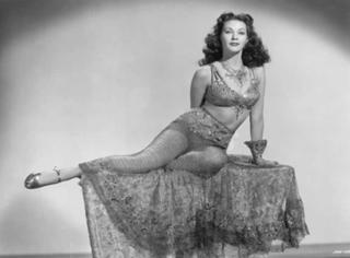 Yvonne De Carlo feet photo thumbnail