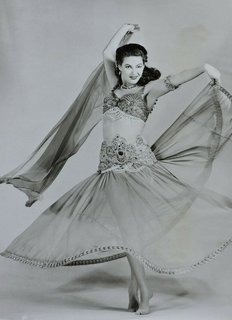 Yvonne De Carlo feet photo thumbnail