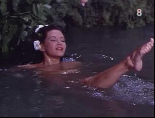 Yvonne De Carlo feet photo thumbnail