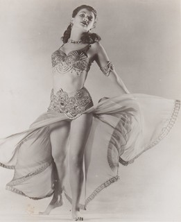 Yvonne De Carlo feet photo thumbnail