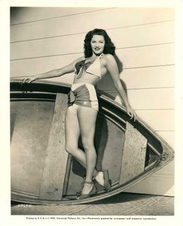 Yvonne De Carlo feet photo thumbnail
